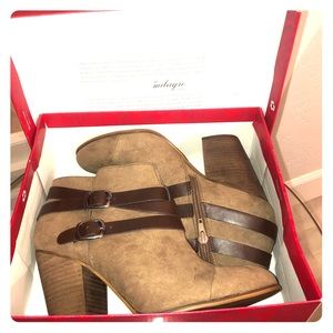 NEW NEW Carlos Santana Booties